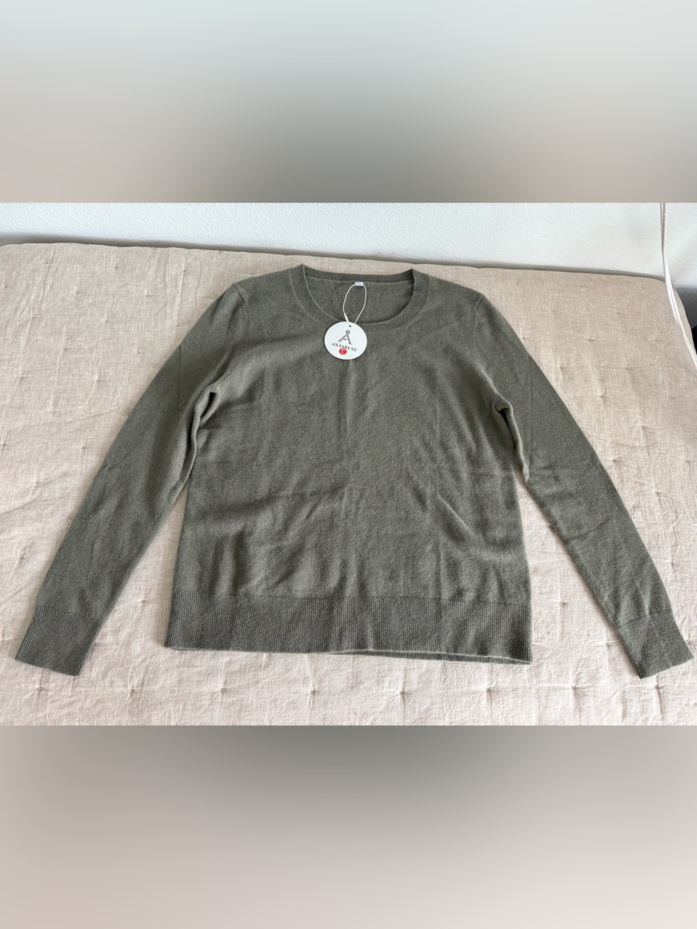 Anrabess Crewneck Sweater 100% wool in Khaki Green Size Large